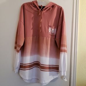 Hoodie salmon colored